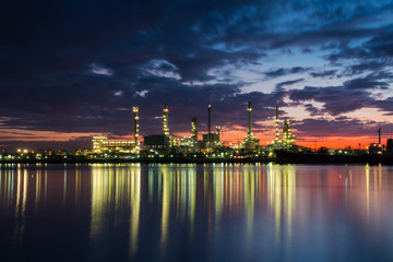 Fototapeta na wymiar Refinery in sunset,Bangkok,Thailand