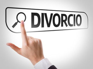 Divorce (in Portuguese) written in search bar on virtual screen