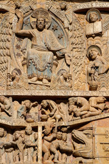 Jugement dernier sur le tympan de l'abbaye Sainte Foy à Conques 