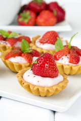 cupcakes with strawberries
