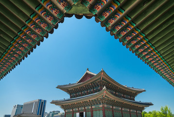 Fototapeta na wymiar Geunjeongjeon building in Gyeongbokgung Palace in Seoul South Korea