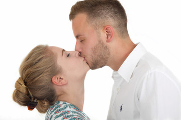 küssendes junges Paar