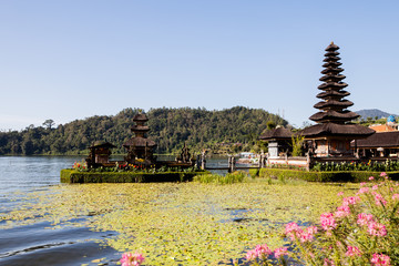 Fototapeta na wymiar Ulun Danu temple Beratan Lake in Bali Indonesia