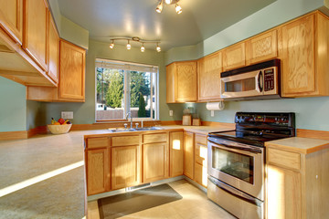Beautiful traditional kitchen with hardwood floor.