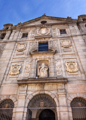 Fototapeta na wymiar Convento de Santa Teresa Facade Swallows Avila Castile Spain
