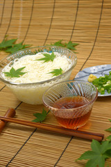 ソーメン　/　暑い夏には涼しいソーメンをいただくのが楽しみ。