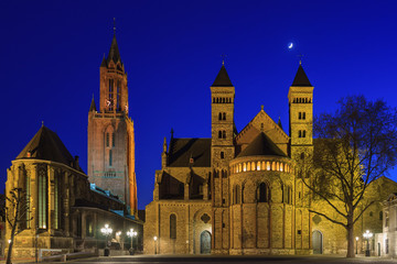 Fototapeta na wymiar Basilica of St. John's and St. Servatius, Maastricht, Netherlans