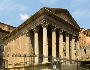 Obraz premium ancient Roman temple in Vic