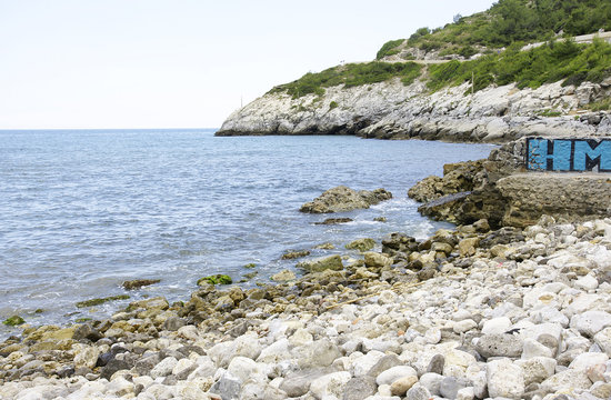 Playa de Vallcarca en la costa de El Garraf, Barcelona
