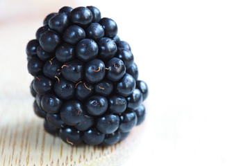 Brombeere auf Holzlöffel