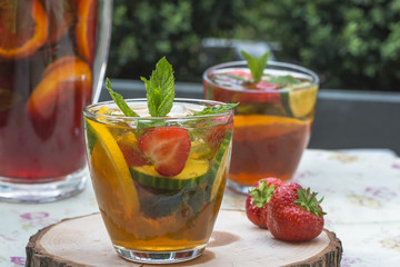 Refreshing PImms cocktail with lemonade