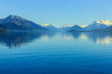 Obraz premium Lake and Mountain