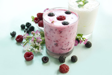 smoothies and cocktail with raspberries