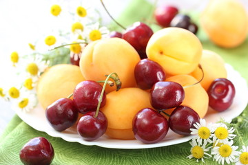 Naklejka na ściany i meble Dish of fresh fruit in summer