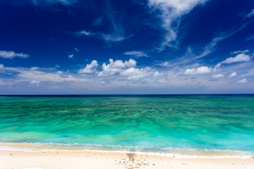 沖縄伊平屋島の海