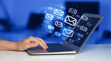 Obraz na płótnie Canvas Concept of sending e-mails