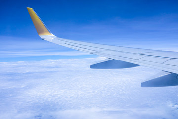 Obraz premium view from the window when airplane flying in the cloud