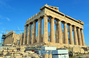 Le Parthénon sur la colline de L'Acropole à Athènes