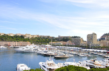Fototapeta na wymiar Marina de Monaco (Port Hercules)