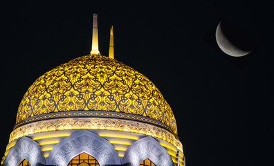 Moon and mosque dome in Oman - obrazy, fototapety, plakaty