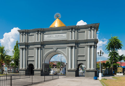 memorial arch