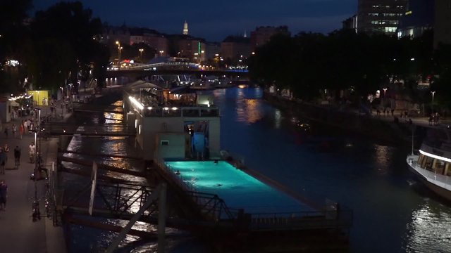 Wien bei Nacht - Donaukanal