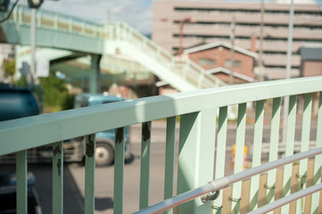 歩道橋の柵と手すり