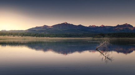 Obraz na płótnie Canvas Lake reflection