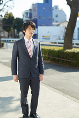 屋外のビジネスマン