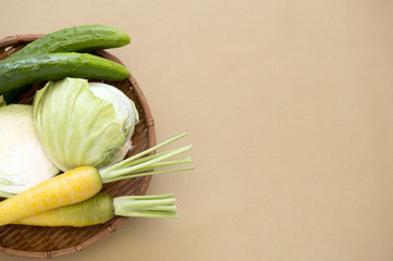 夏野菜、キューリ、キャベツ、ニンジン-左側-2