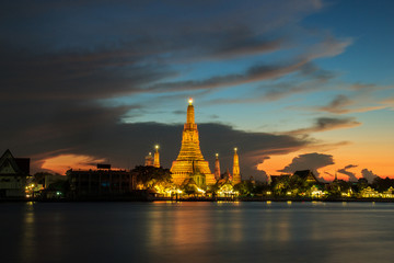 Wat arun in twilight time and fantastic sky, Bangkok, Thailand
