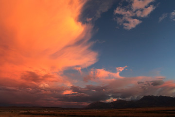 Fototapeta na wymiar Stormy sunset over the Eastern Sierra Nevadas, California