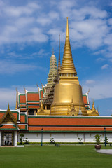 Fototapeta premium gold pagoda in Wat Phra Kaew, Bangkok