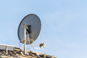 Satellitenschüssel , Antenne ,