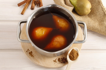 Pears with cinnamon