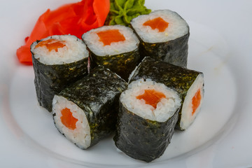 Salmon maki