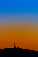 Blick auf den Brocken zur blauen Stunde