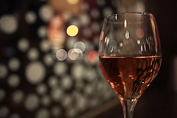 Foto op Plexiglas glass of wine restaurant interior serving dinner © kichigin19