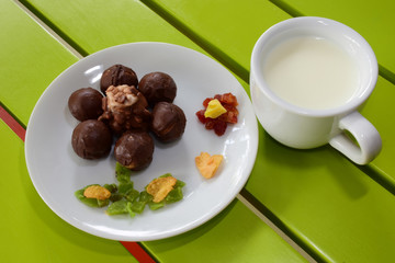 Flower chocolate ball