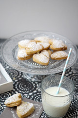 Merenda con biscotti