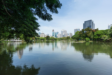 Fototapeta na wymiar Lumphini Park in Bangkok