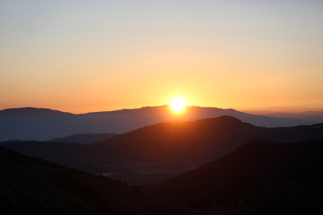 alba tra le cime dell'Appennino