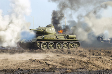 Fototapeta na wymiar Tank T-34