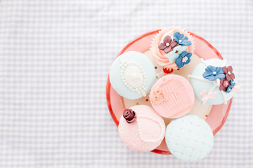Vintage decorated cupcakes