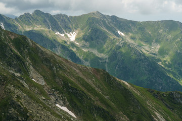 Fototapeta na wymiar level view of mountain peaks