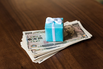 プレゼントと一万円札