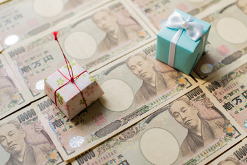 おみやげと一万円札