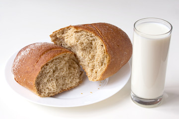 Fresh bread with milk