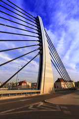 Konstrukcja stalowa mostu, wiaduktu w Opolu. - obrazy, fototapety, plakaty