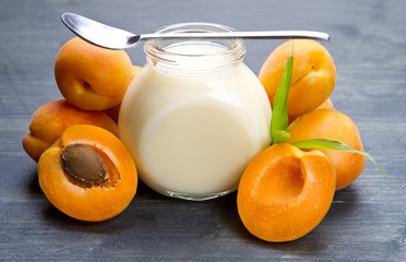 Fresh yogurt with apricots